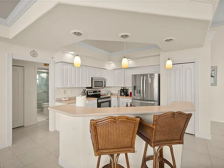 409 Waterleaf Ct — Photo 8