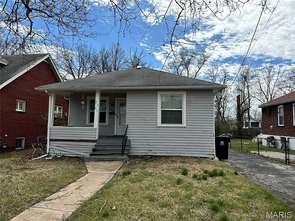 7504 Trenton Ave photo 1