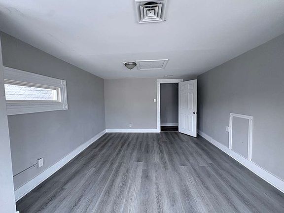 3rd image of 578 Howard Ave #3