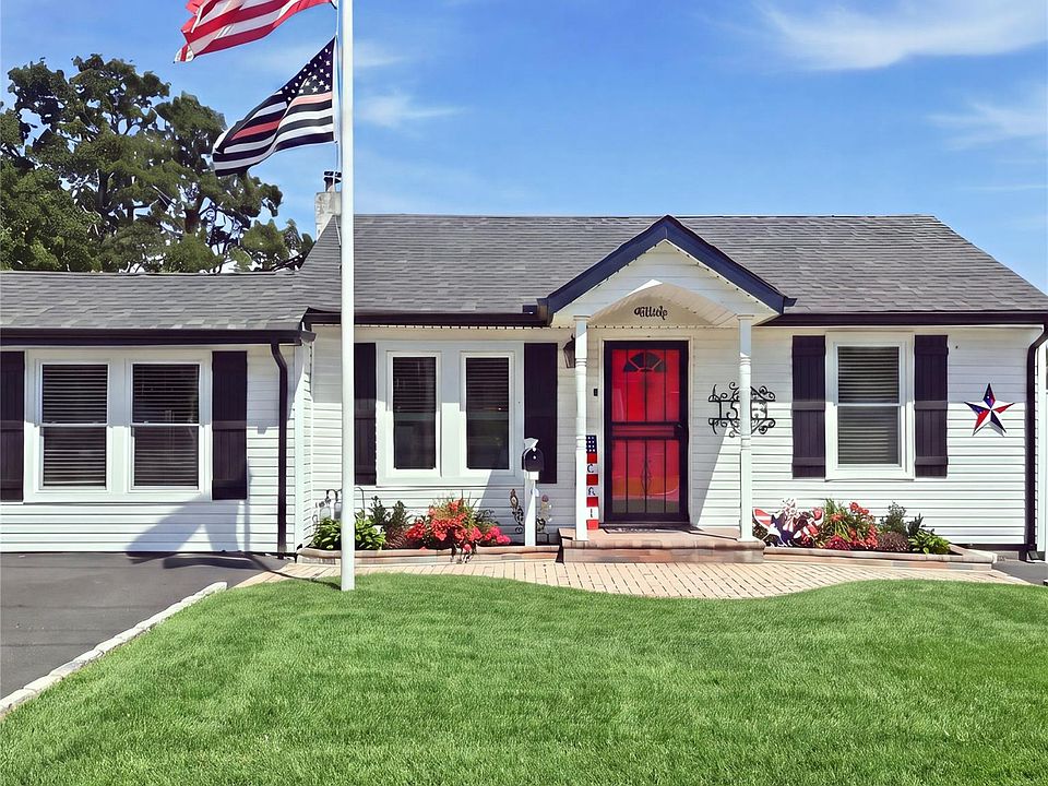 1st image of 1363 Manatuck Boulevard