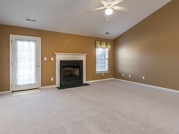 5th image of 815 Croftwood Dr