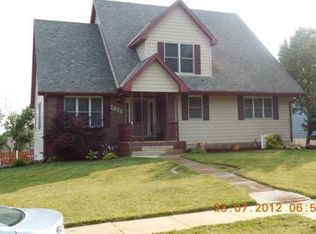 1875 Arthur Dr, Crete, NE 68333