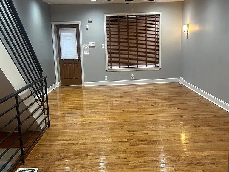 2417 S Rosewood St — Photo 5