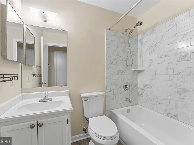 2753 Bixby Rd — Photo 14