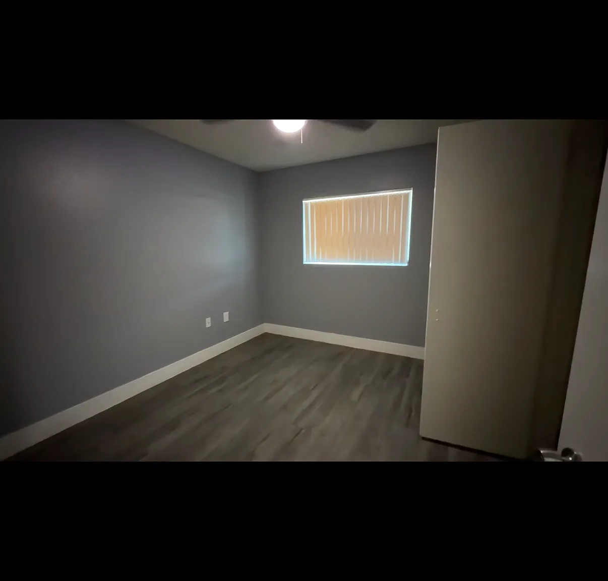 5437 W Orangewood Ave — Photo 3