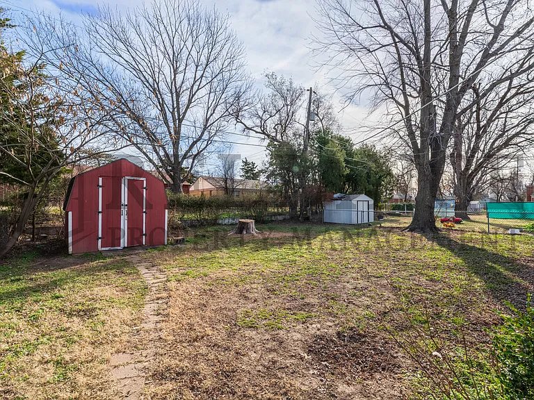 1720 S Windsor Rd — Photo 8