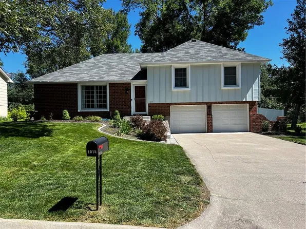 1015 W Cooper St, Maryville, MO 64468