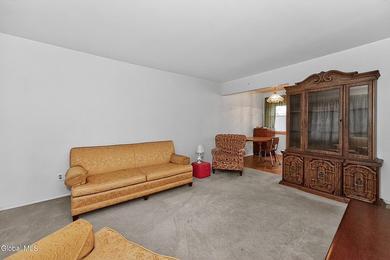 5th image of 49 Tattersall Lane