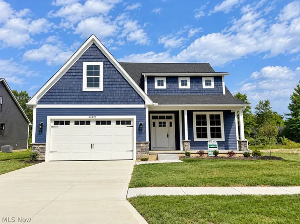 34270 Brookside Ln, North Ridgeville, OH 44039