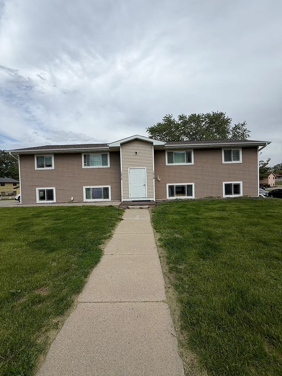 Building Photo - 1412 N Dakota Ave #1412