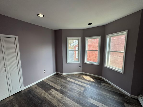 354 N Main St APT 1