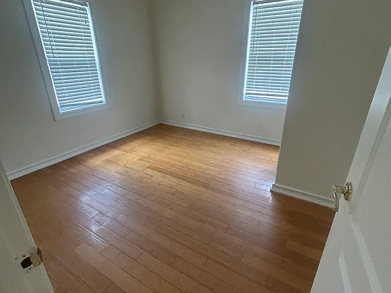 4843 Lexington Ave — Photo 1