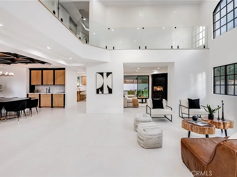 4906 Rubio Ave — Photo 10