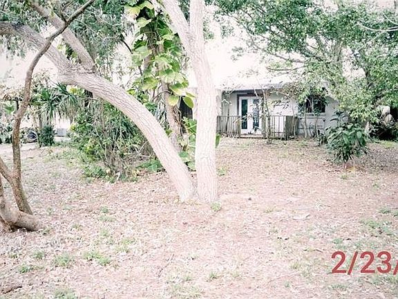 2nd image of 830 Park Rd