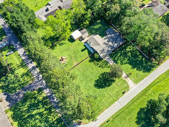 5th image of 1801 Blanchet Dr