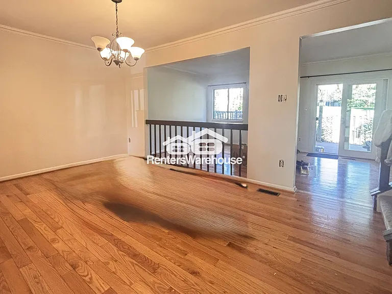 20469 Waters Point Ln — Photo 3