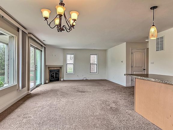 3rd image of 11033 Beacon Ct