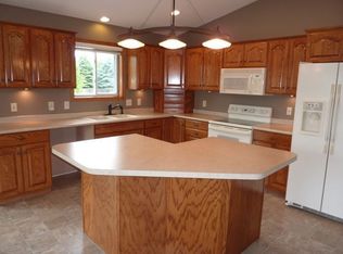 1417 Pheasant Run Rd, Brookings, SD 57006