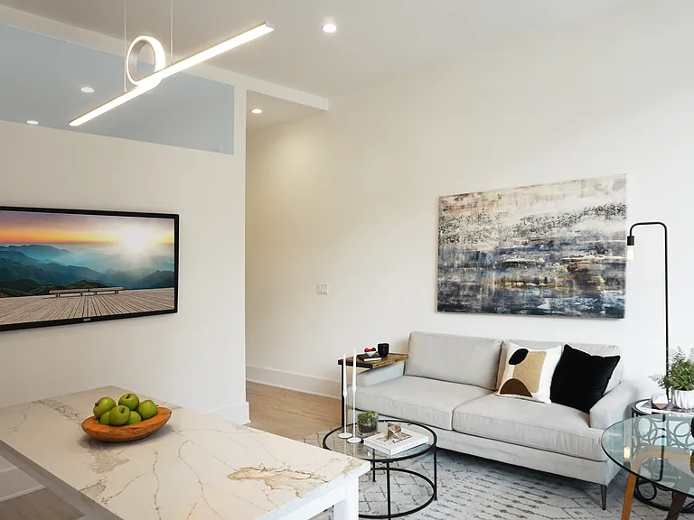 Luxe Suites Chicago Luxury Apartments — Photo 91