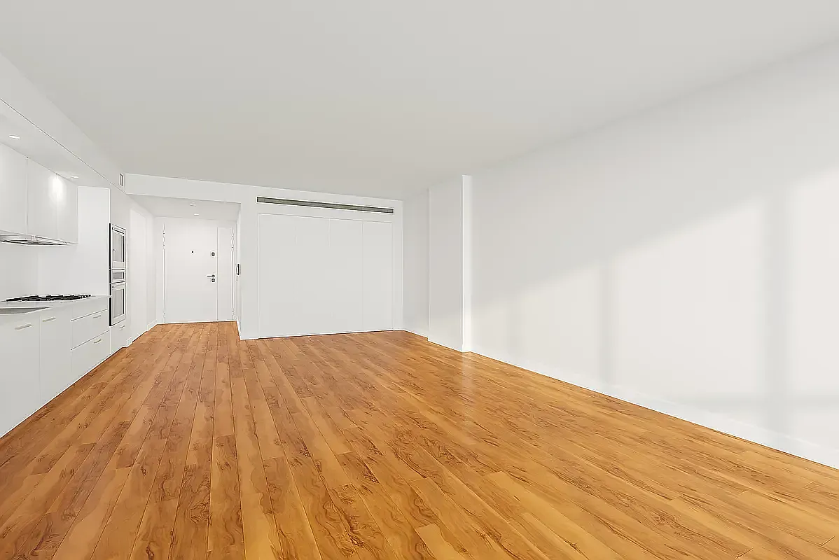 84 White Street — Photo 4