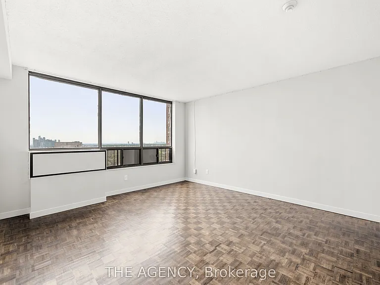 2360 Dundas St W #1613B — Photo 12