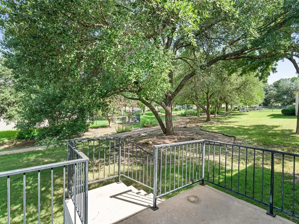 121 Larkspur Ln, Georgetown, TX 78633