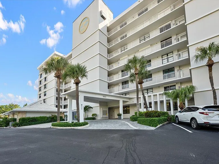 911 Ocean Dr #601 — Photo 23