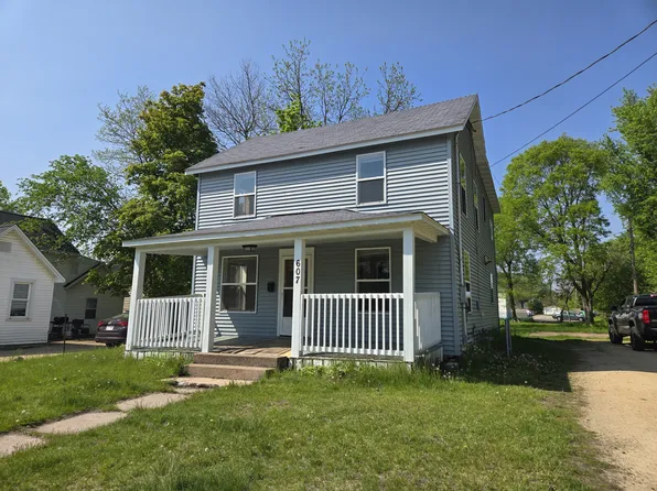 607 13th Ave E, Menomonie, WI 54751