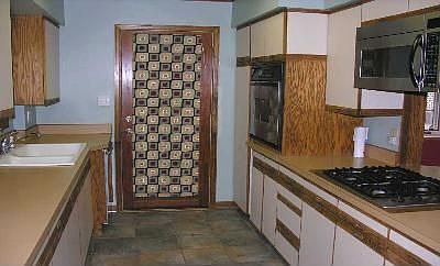 3rd image of 1920 Applewood Dr
