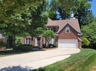 5 Hartridge Ct, Greensboro, NC 27407