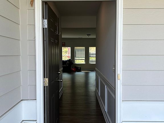 4th image of 8428 Dumphries Dr