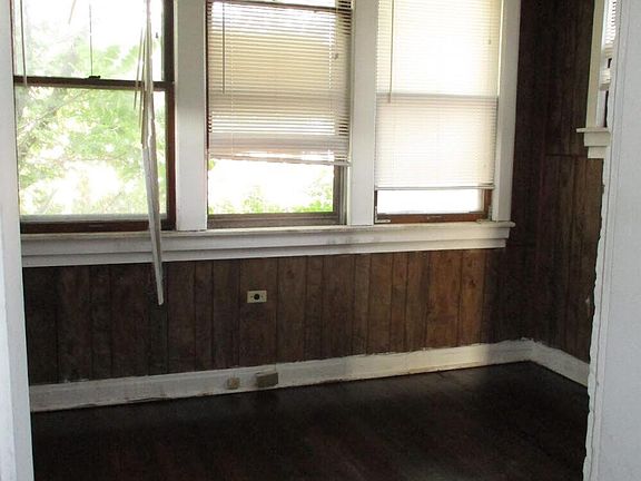 5th image of 8047 S Eberhart Ave