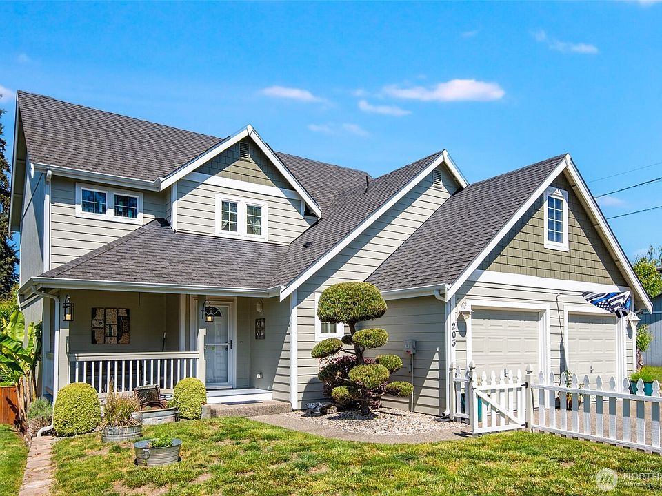 1st image of 203 3rd Street NE