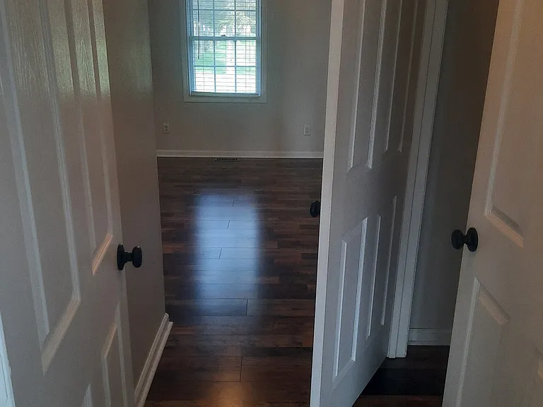 708 W Adams St — Photo 7