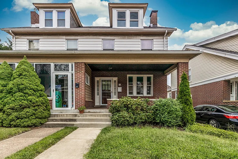 323 W Penn Pl photo 1