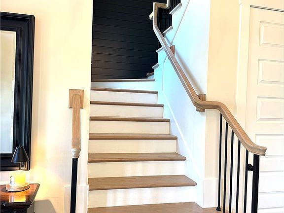 3rd image of 6508 Fernwood Cir
