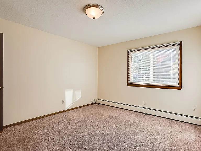 2017 Pillsbury Apartments — Photo 12