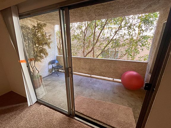 5th image of 4901 Whitsett Ave APT 206
