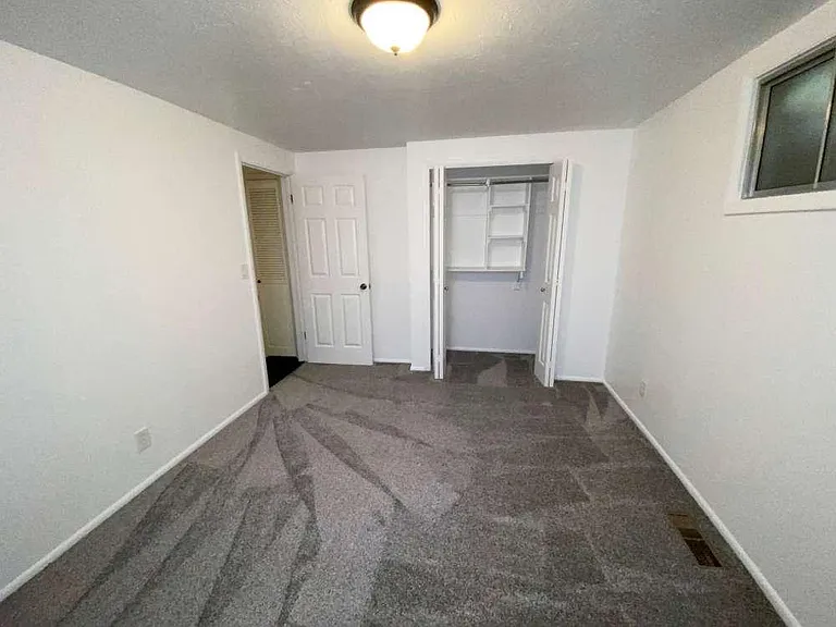1093 Lamplighter Dr — Photo 8