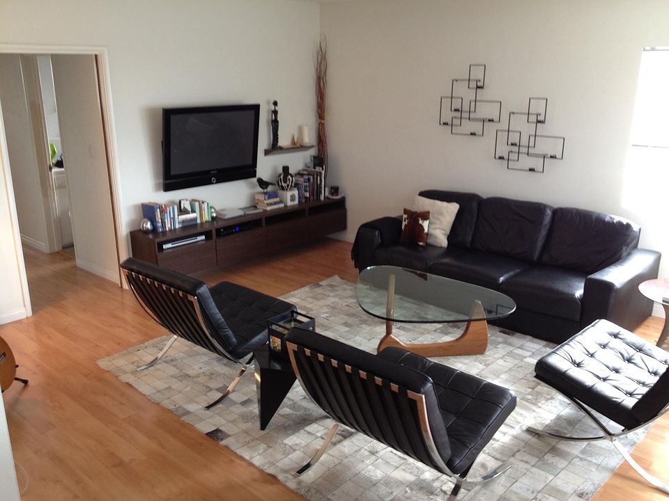 One tenant's furnishing of this unit.
