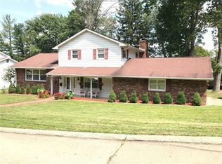 230 Scenic Dr, Saint Albans, WV 25177