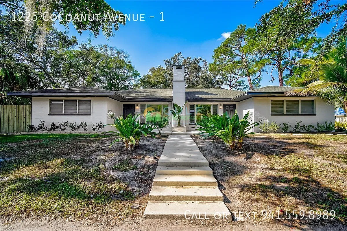 2 bed, 1.0 bath, 1025 sqft, $1,900 — Photo 1