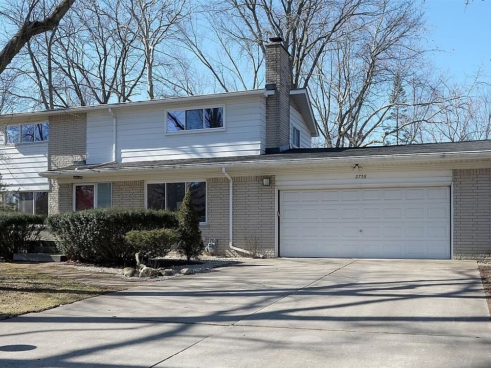 1st image of 2758 Oakdale Dr