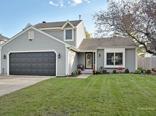 873 Dartmoor Dr, Crystal Lake, IL 60014