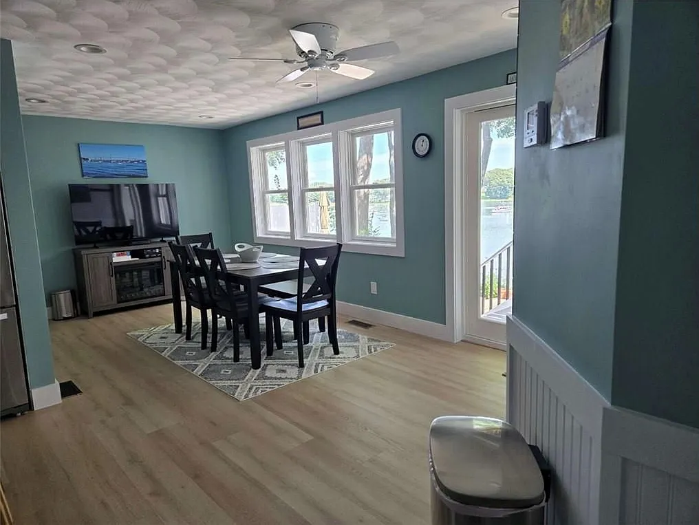 2 bed, 2.0 bath, 1404 sqft, $3,800 — Photo 4