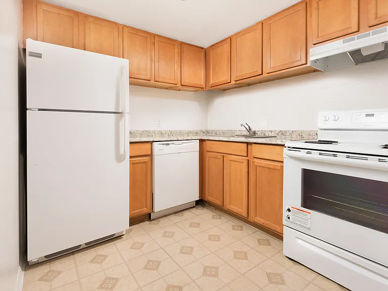 Aspen Grove Apartment Homes — Photo 15