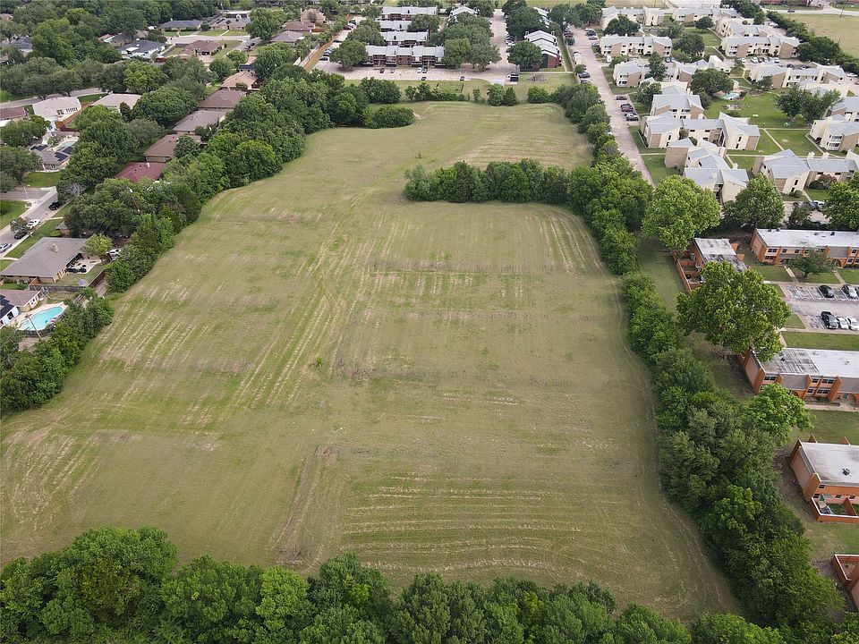 2nd image of 300 W Wintergreen Rd