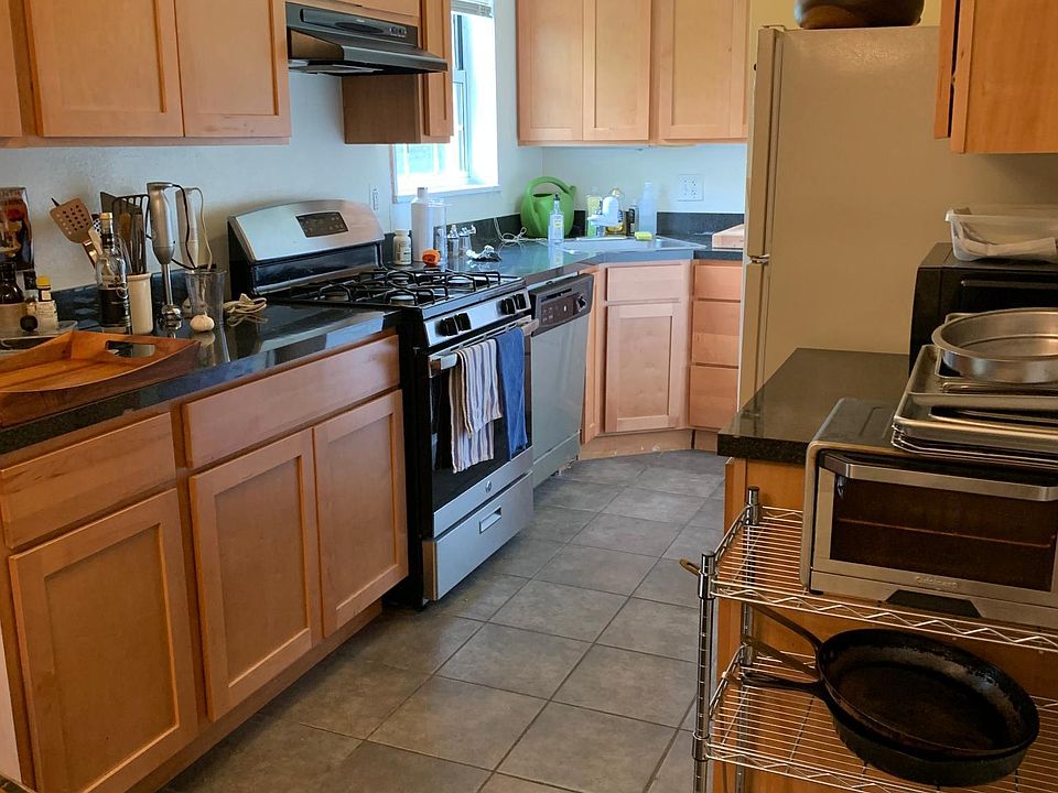 Ceramic tile, stainless steel appliances