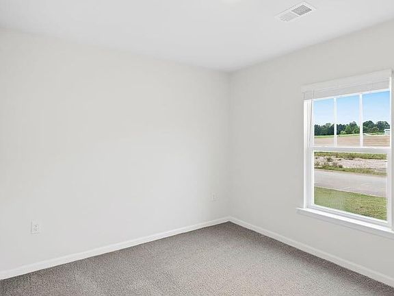 4th image of 126 Depot Cir