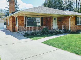 1858 Lynne Ln NW, Grand Rapids, MI 49504